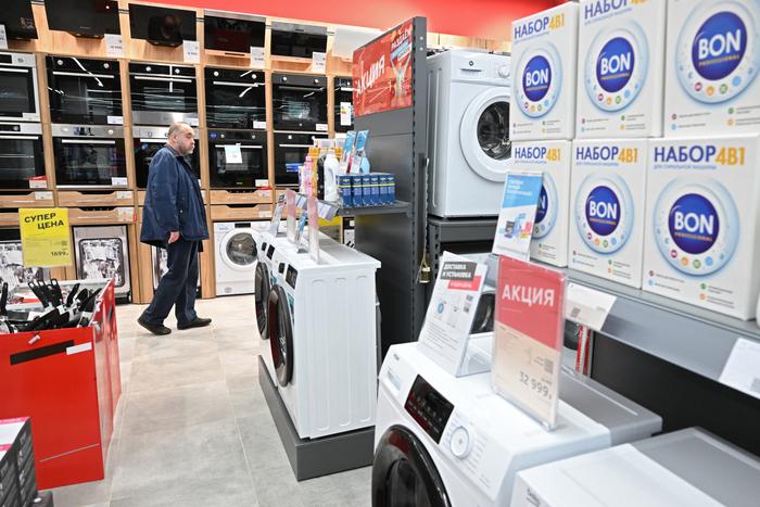 Россияне атакуют магазины импортной техники, ожидая роста цен