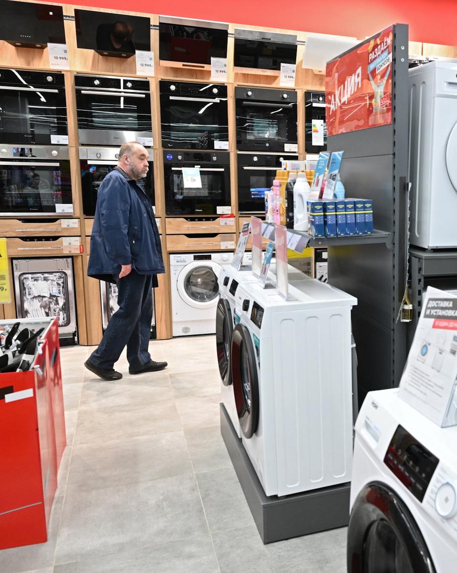 Россияне атакуют магазины импортной техники, ожидая роста цен