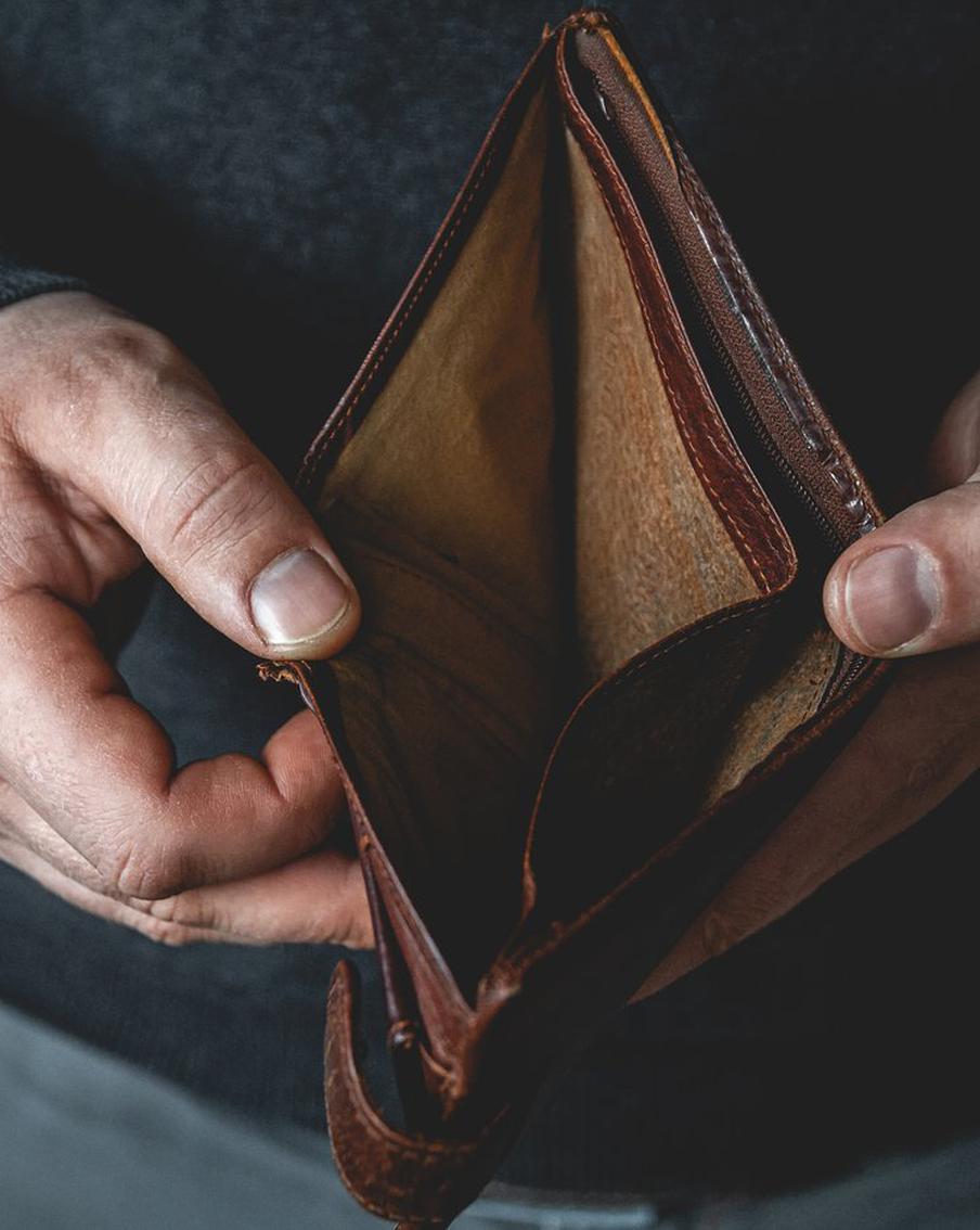 Если вы нашли на улице чужой кошелёк, не спешите забирать его содержимое себе