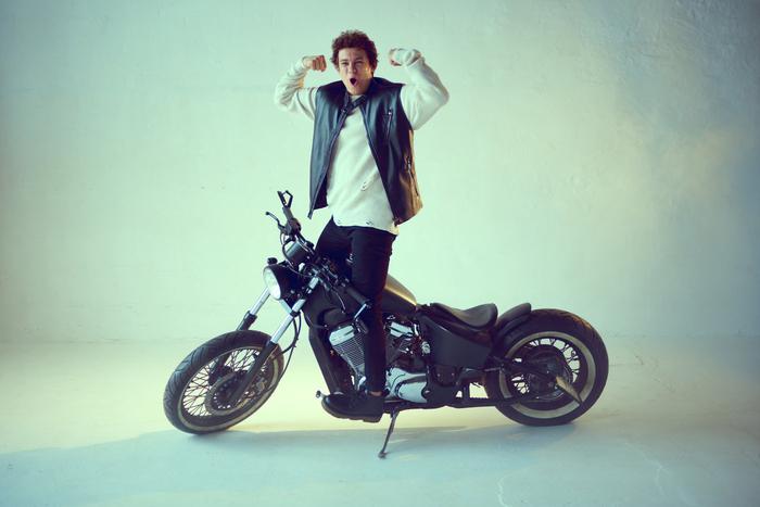 "Не могу ничего делать наполовину": Никита Кологривый рассказал Metro о роли в сериале "Макс и Гусь"