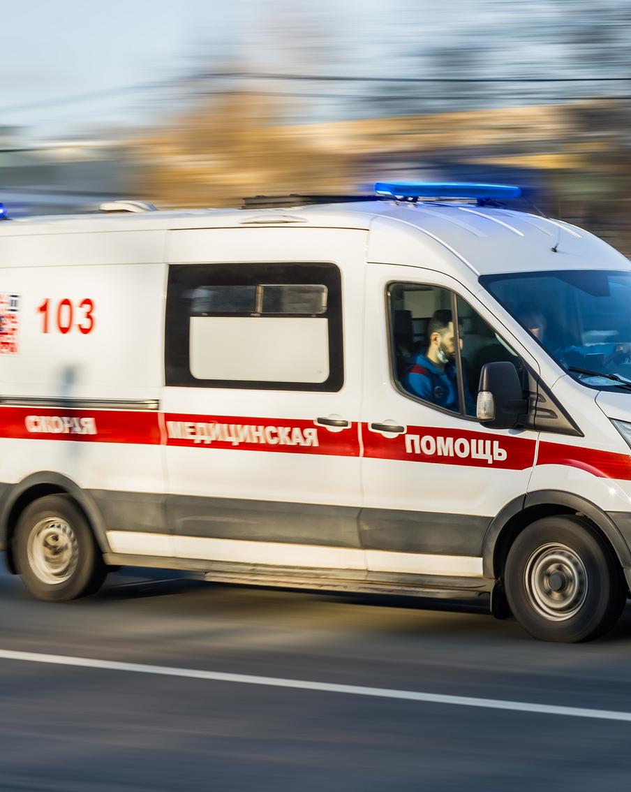 При прорыве трубы с горячей водой в ТЦ в Москве пострадали три человека