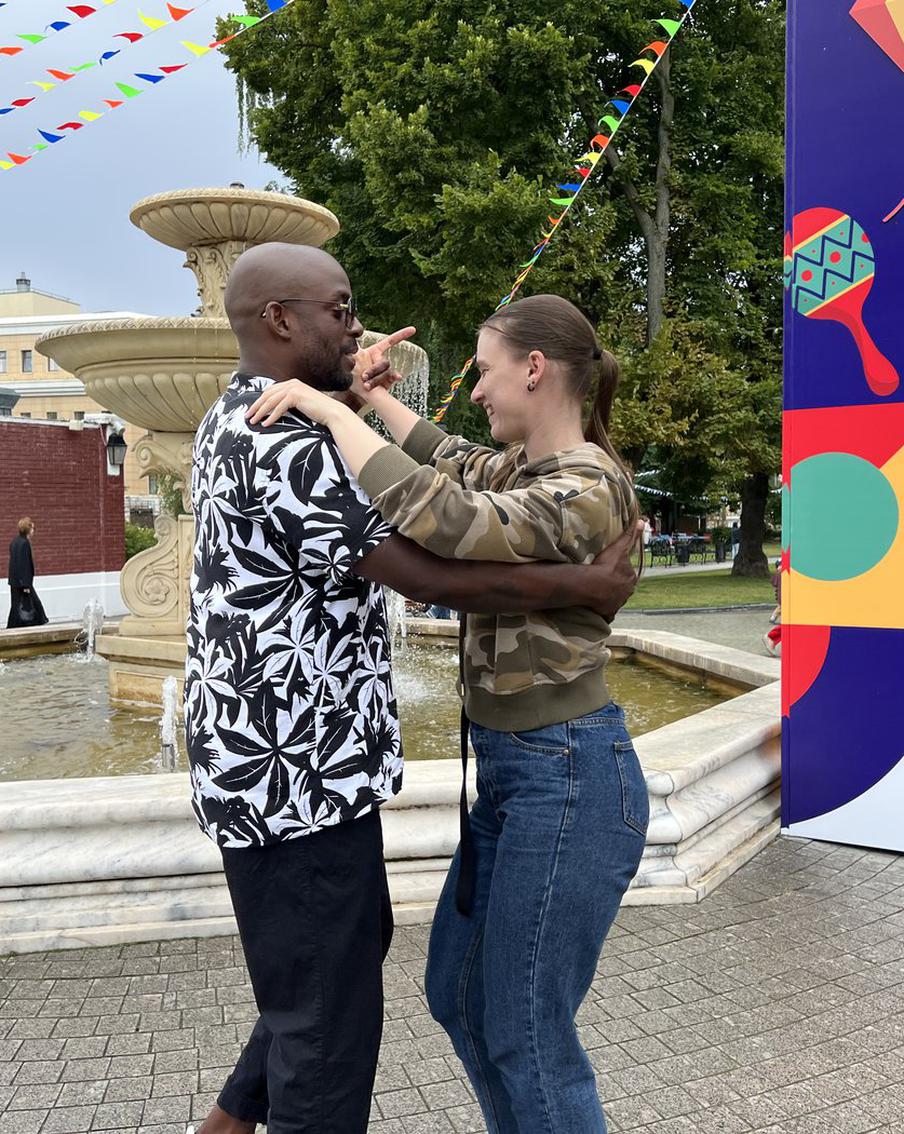 Это танец, который родился у рабов: как репортёр Metro осваивал меренге