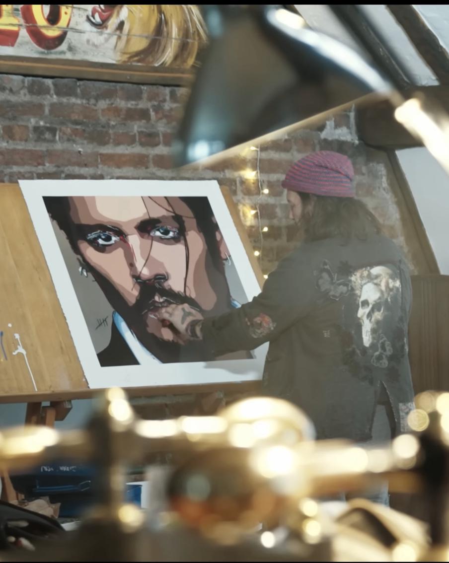 Творчество помогает звёздам во время разводов: Депп и Керри рисуют картины, Питт создаёт агрессивные скульптуры