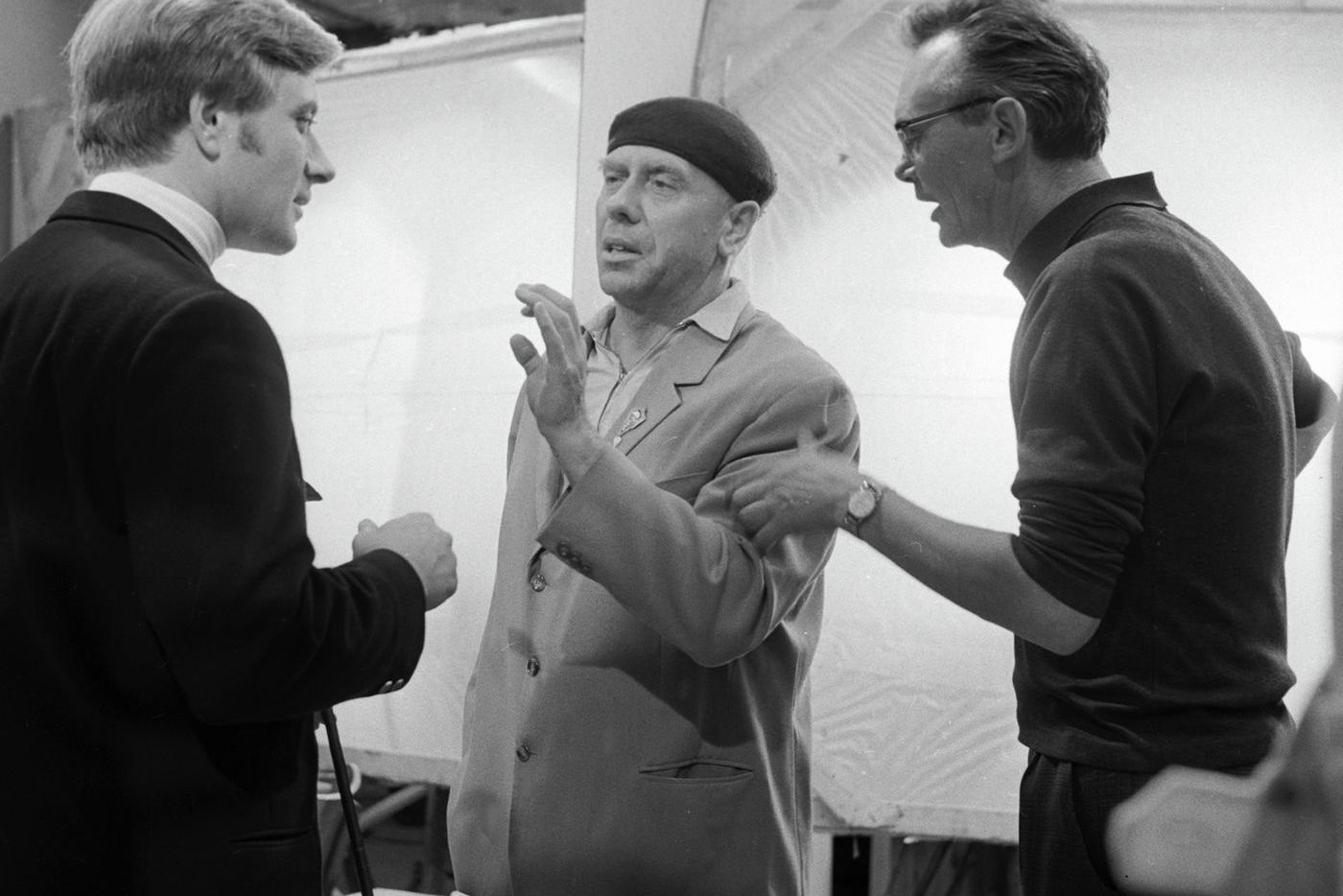 "Будь проклят тот день, когда я... устроился на работу": как в устах молодёжи звучат цитаты из комедий Леонида Гайдая