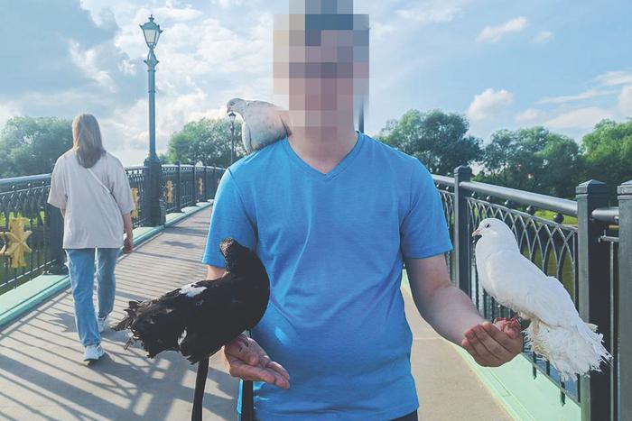 Парень с Сахалина отдал 20 тысяч рублей за фото с голубями в Царицыно
