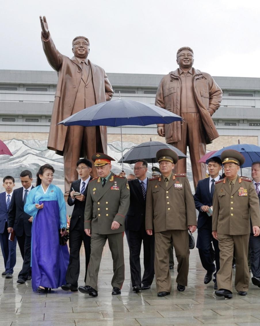 Ким Чен Ын принял Сергея Шойгу в Пхеньяне