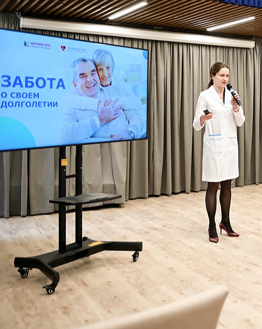 Собянин рассказал, как проект "Школа здоровья" помогает повысить качество жизни горожан старшего возраста