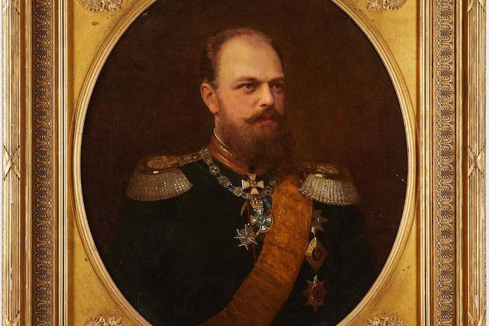 За портрет Александра III отдали больше 21 млн рублей, а вот портрет Александра II покупать не стали