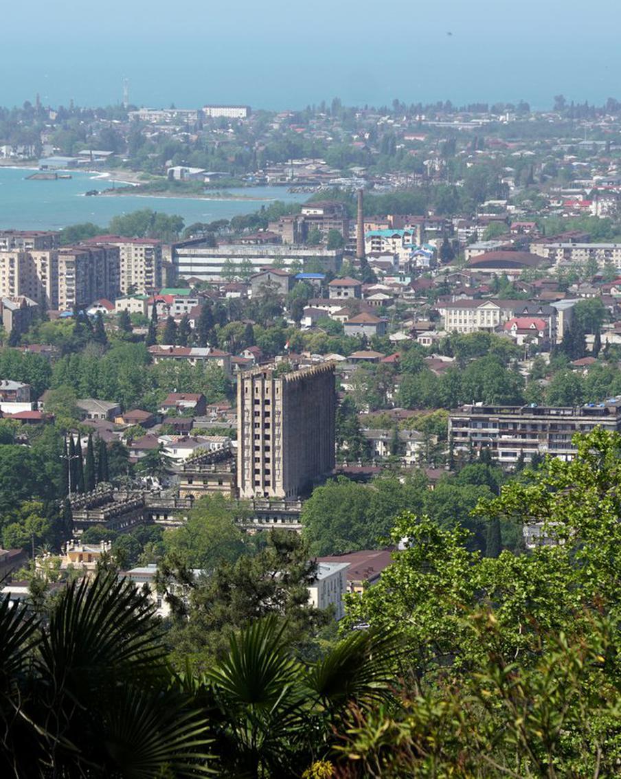 В Абхазии в 20 раз увеличили штраф за появление на улице в купальниках