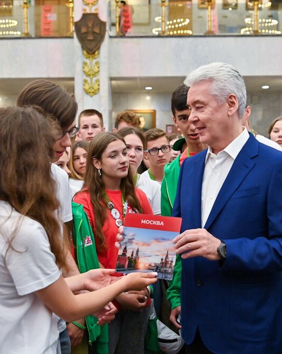 Московские школьники завоевали медали на олимпиадах по физике, химии, лингвистике и экономике