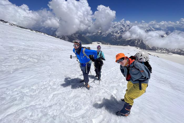 Ребята с ограниченными возможностями оказались на вершине Эльбруса