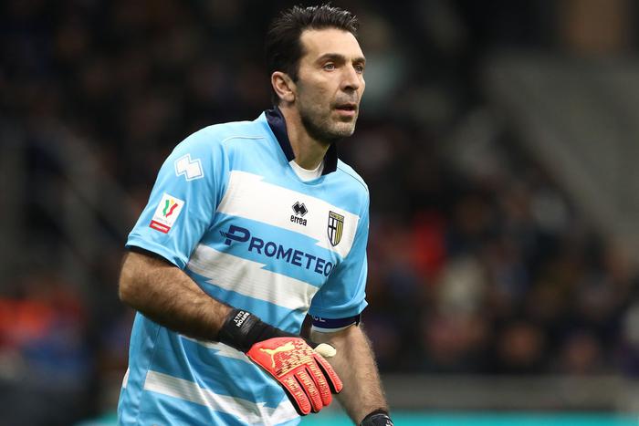 28 лет в большом футболе и десятки трофеев: легендарный Джанлуиджи Буффон завершил карьеру