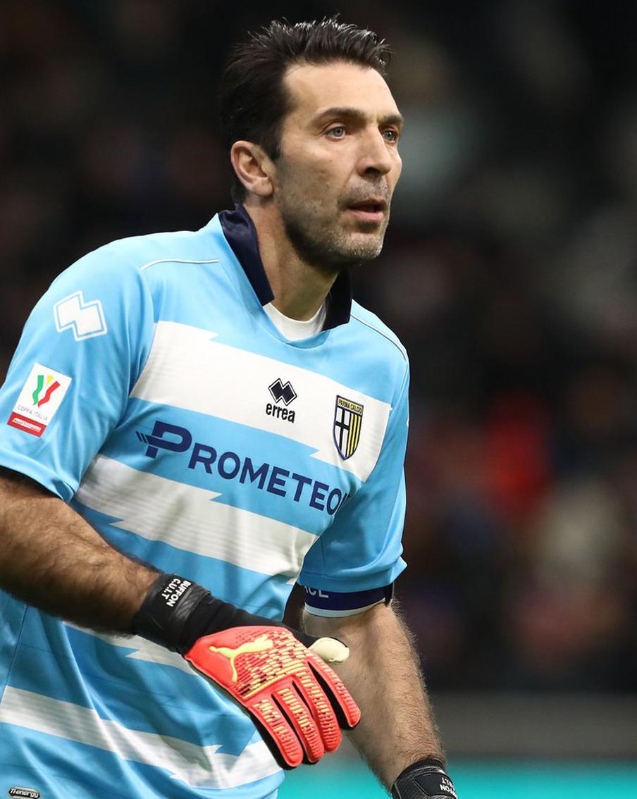 28 лет в большом футболе и десятки трофеев: легендарный Джанлуиджи Буффон завершил карьеру