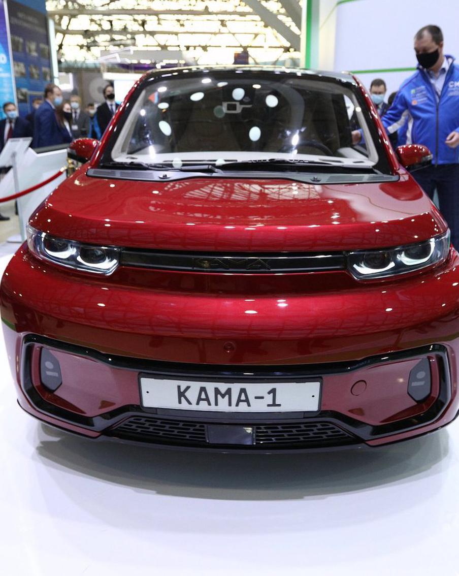 Президент Путин поручил чиновникам пересесть на российские автомобили