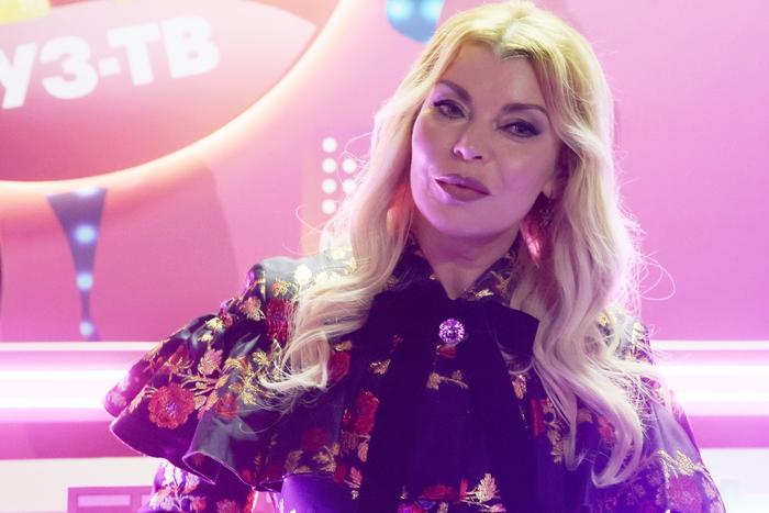 Лада Дэнс попала в серьёзное ДТП. У артистки закрытая черепно-мозговая травма и ушиб позвоночника