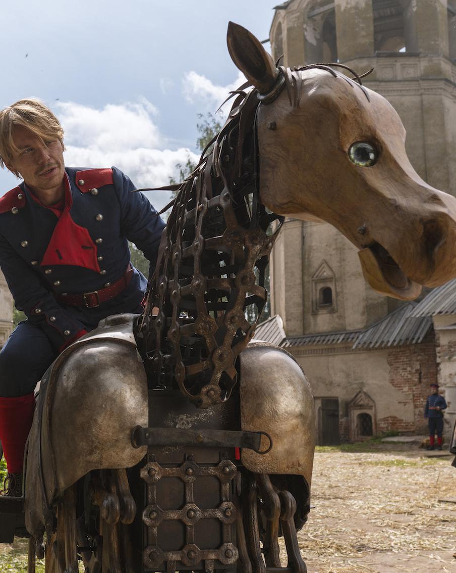 От сказки Андерсена в нашем "Огниве" остались рожки на ножки: Metro побывало на съёмках российского блокбастера