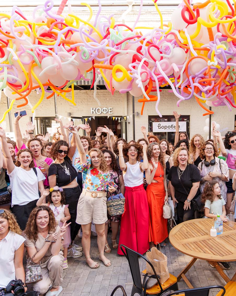 Волосы, в которых вся радость мира: в Москве прошёл Кудрявый фестиваль