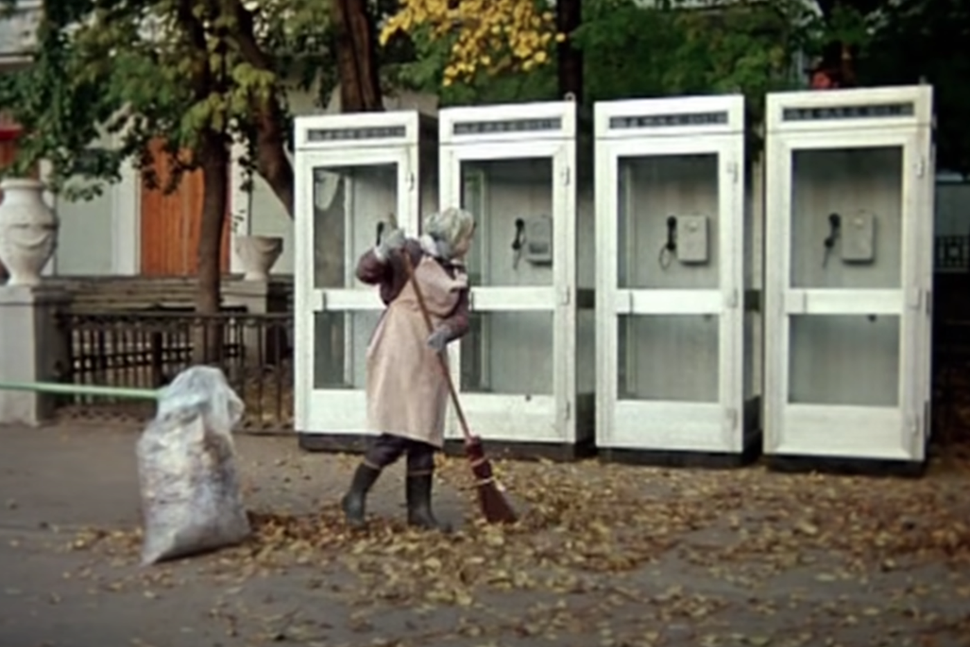 А вот и тот самый эпизод в фильме 1981 года