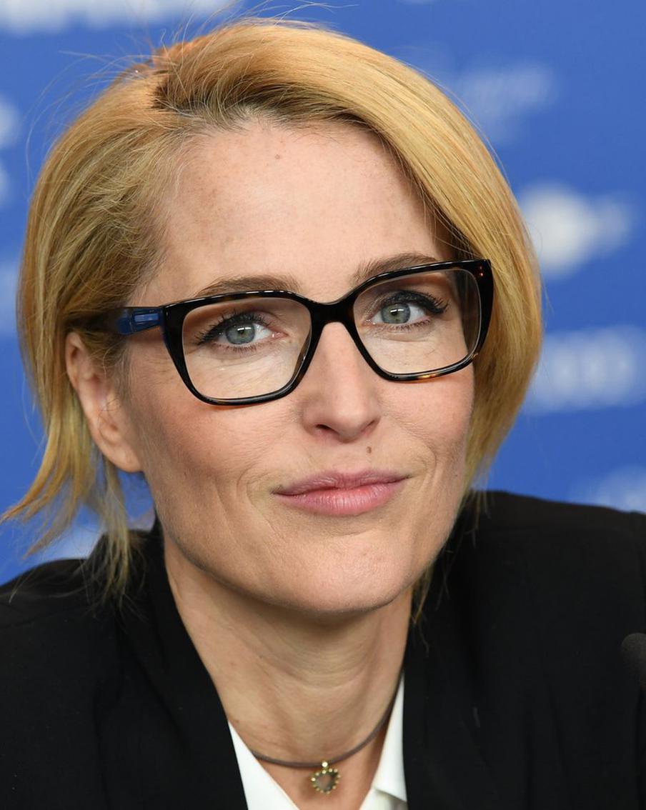 Джиллиан Андерсон увидела в зеркале не себя, а какого-то другого человека