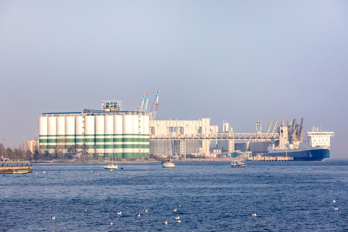 Турецкие власти считают, что версия о подрыве в порту Дериндже выглядит слабой