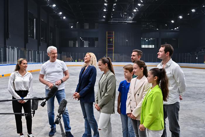 Ледовый дворец на на Новоясеневском проспекте планируют открыть в сентябре этого года