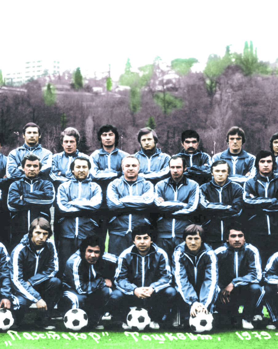 "С неба падали тела и футбольные мячи": 44 года назад разбилась футбольная команда "Пахтакор"