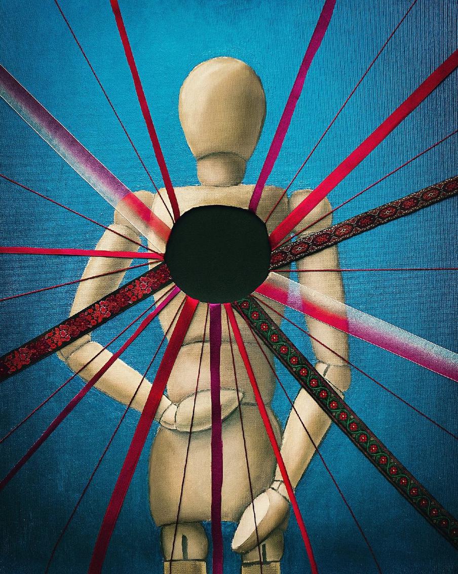 Сара Герцман, "Маленький человек", акрил, ленты, 2020.