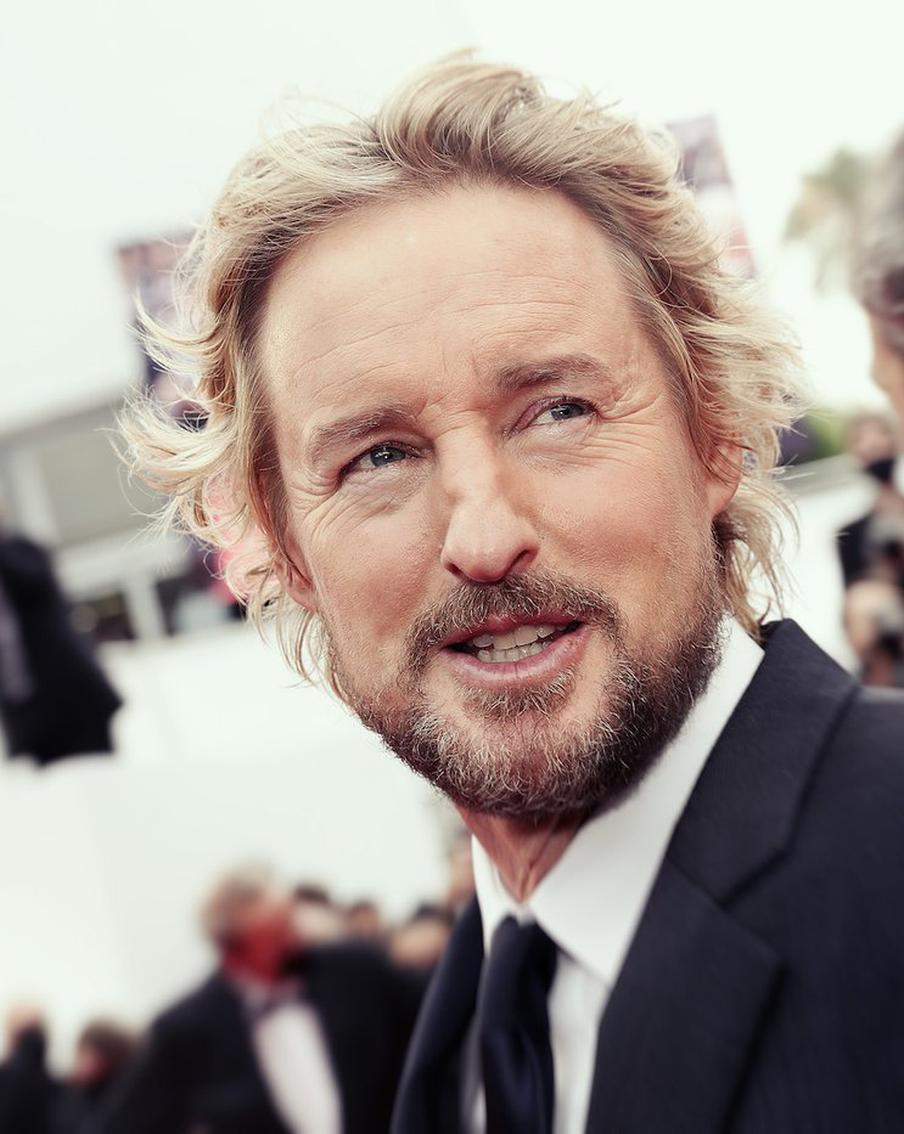 "Я верю в призраков". Metro поговорило с актёром из "Особняка с привидениями"