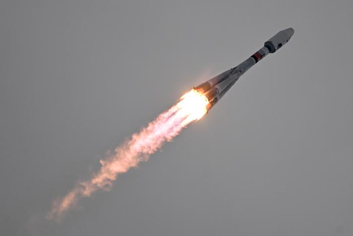 "Роскосмос": станция "Луна-25" вышла на траекторию полёта к Луне