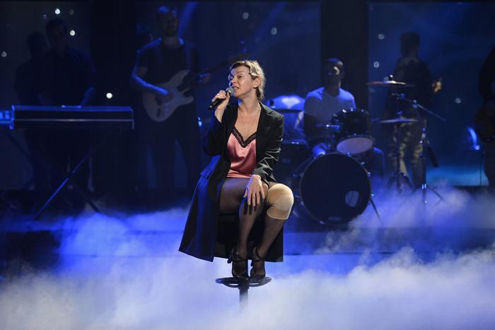 Лада Дэнс впервые обратилась к поклонникам после ДТП