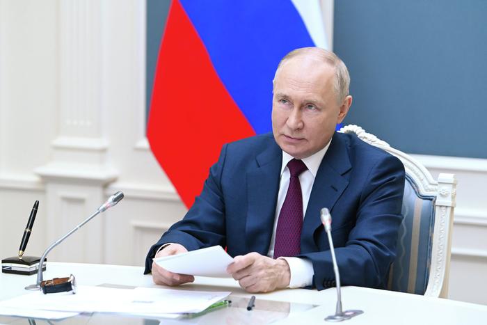 Путин провёл оперативное совещание с членами Совбеза