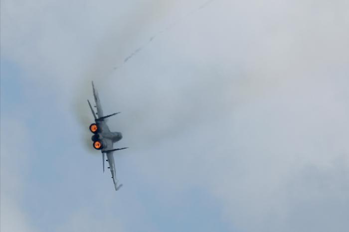 На авиашоу в американском штате Мичиган разбился истребитель Миг-23