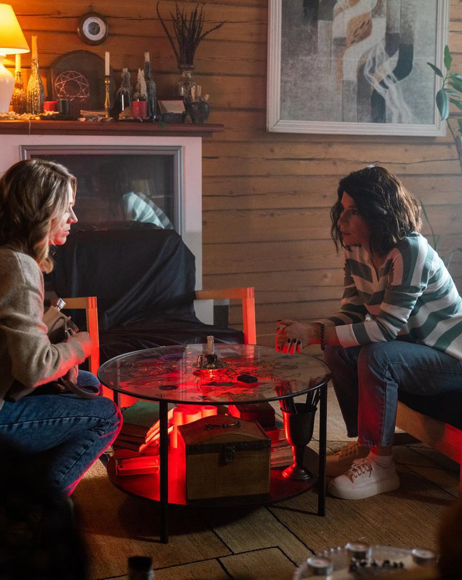 "СуперИвановы" помогут решить личные проблемы при помощи мистики и не только