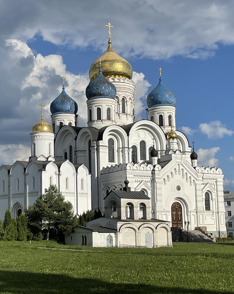 Православные по всему миру справили праздник происхождения (изнесения) честных древ Животворящего Креста Господня