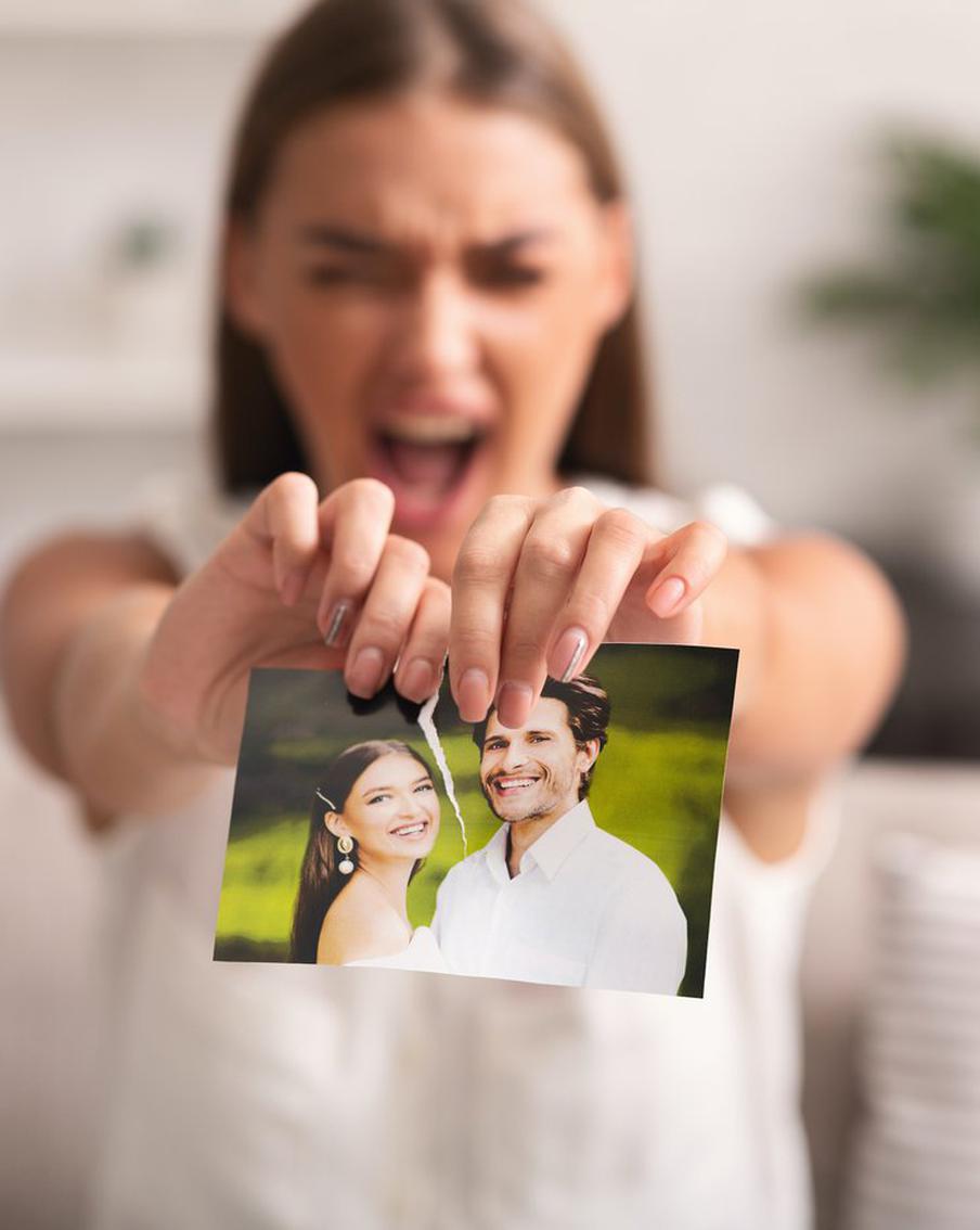 Как некрасиво расстаются возлюбленные: отбирают даже игровые приставки и телевизоры