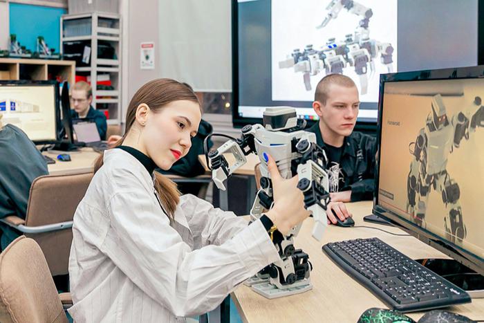 Собянин рассказал о перспективах предпрофессиональных классов в старшей школе