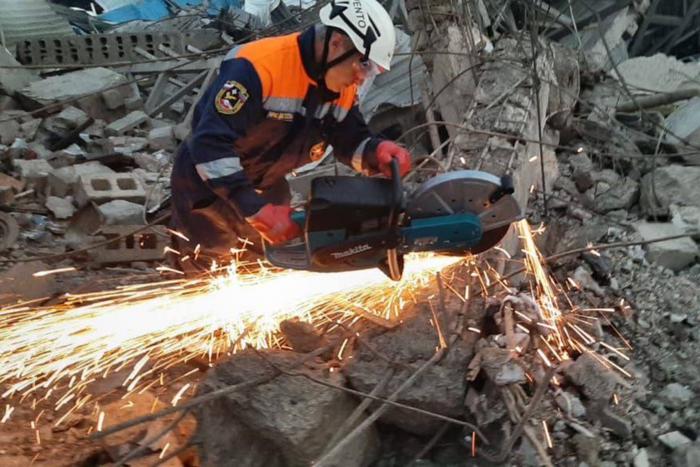 МЧС сообщило об увеличении числа жертв взрыва на АЗС в Махачкале до 35