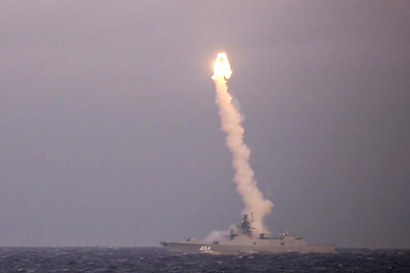 Министерство обороны РФ сообщило о ночном ударе по ключевым предприятиям украинского ВПК