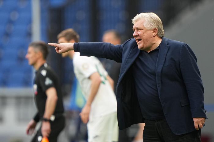 ФК "Ахмат" уволил главного тренера