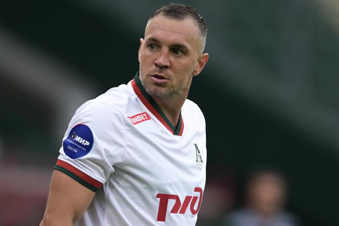 Дзюбу наказали за угрозы в адрес журналиста