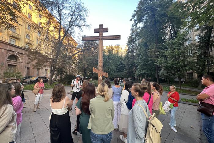 В московских легендах живут приносящие удачу коты и "призрак оперы" в чёрном траурном платье