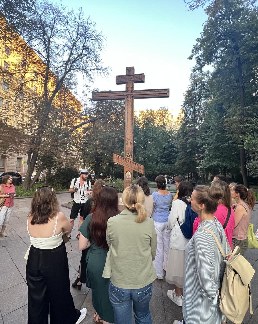 В московских легендах живут приносящие удачу коты и "призрак оперы" в чёрном траурном платье