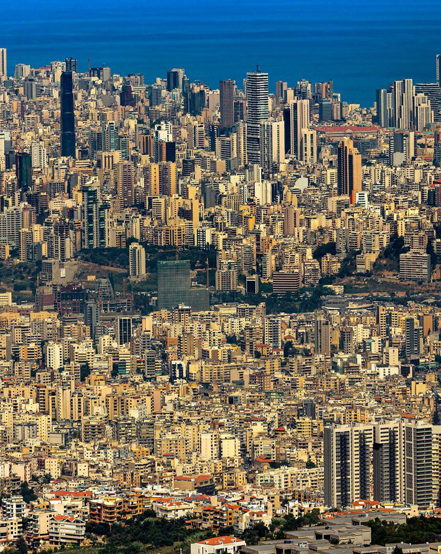 Весь Ливан остался без света после отключения ТЭС из-за долгов