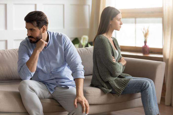 Бытовуха и резкие изменения в образе жизни пугают мужчин в отношениях больше, чем измены