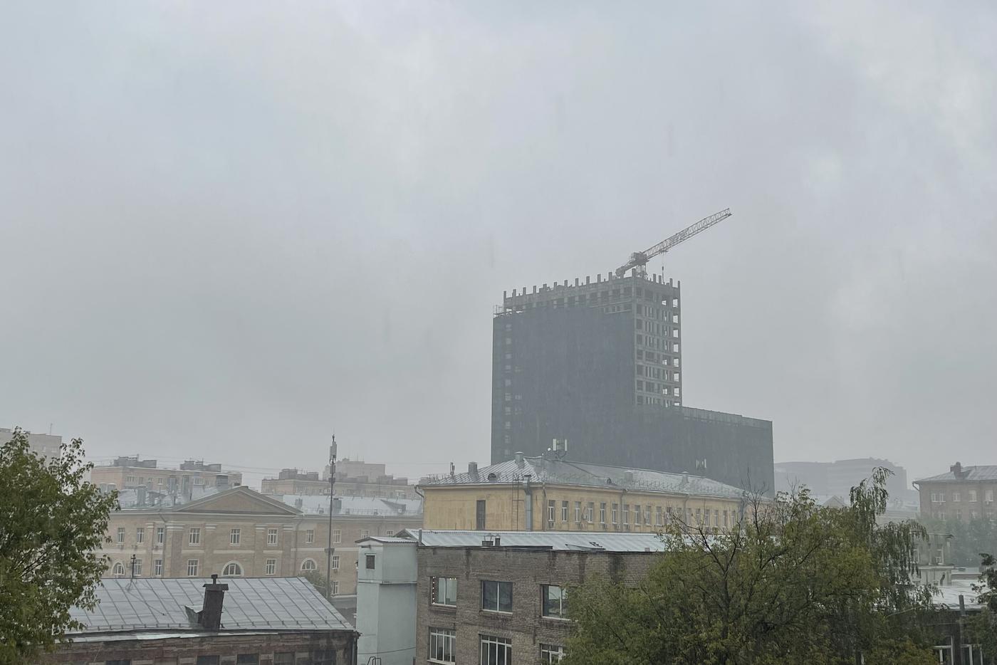 Городские службы столицы перевели в режим повышенной готовности из-за непогоды