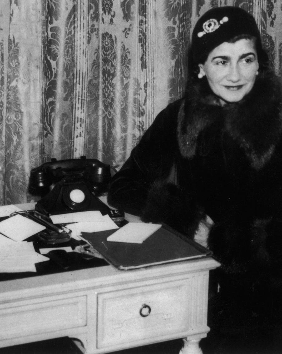 Коко Шанель работала и творила по-русски: 140 лет со дня рождения Мадемуазель