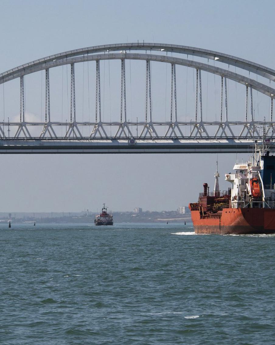 Ночью Киев снова попытался нанести удар по Крыму. Ракета С-200 была перехвачена средствами российской ПВО