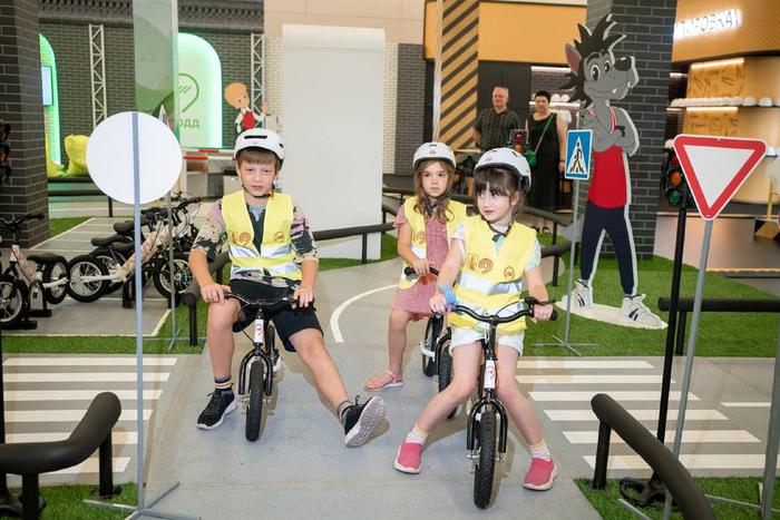 Прокатиться на электросудне можно на выставке "Станция Манеж"