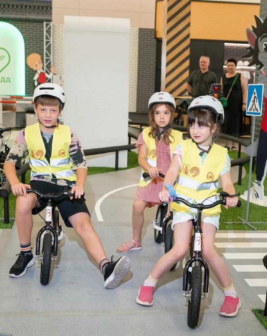 Прокатиться на электросудне можно на выставке "Станция Манеж"