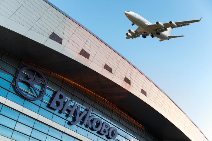 Столичные аэропорты возобновили работу после попытки атаки беспилотника